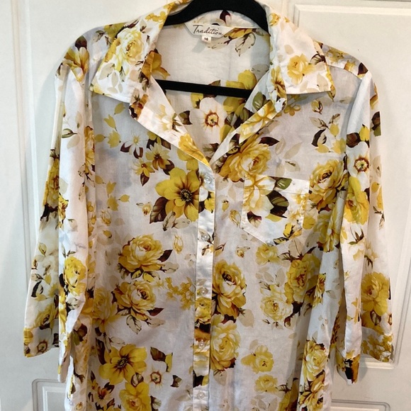 ❤️🔥5/20$ TRADITION💫 Women’s White/Yellow Floral Print Button-Up Collar Shirt - Picture 3 of 11